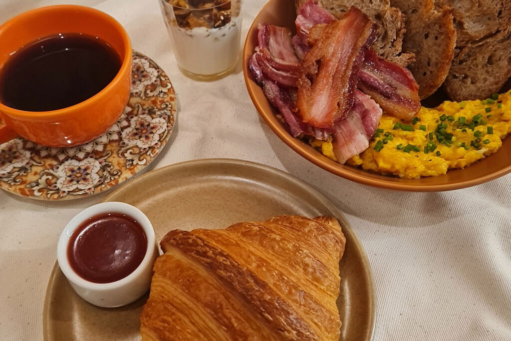 https://breakfastweekend.com.br/wp-content/uploads/2024/09/origem_padaria_artesanal_lamenha_breakfast_weekend_curitiba_03-1-1024x683.jpg